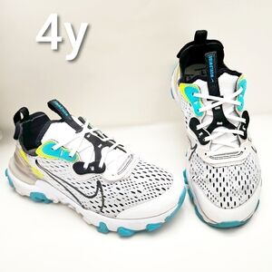 Nike React Vision WW. Size 4
